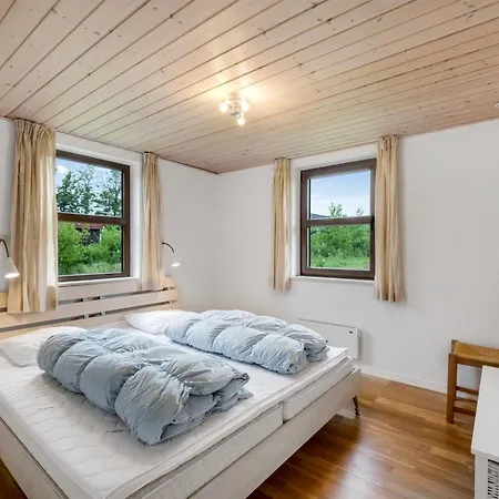 Silvia - 300m To The Fjord By Interhome